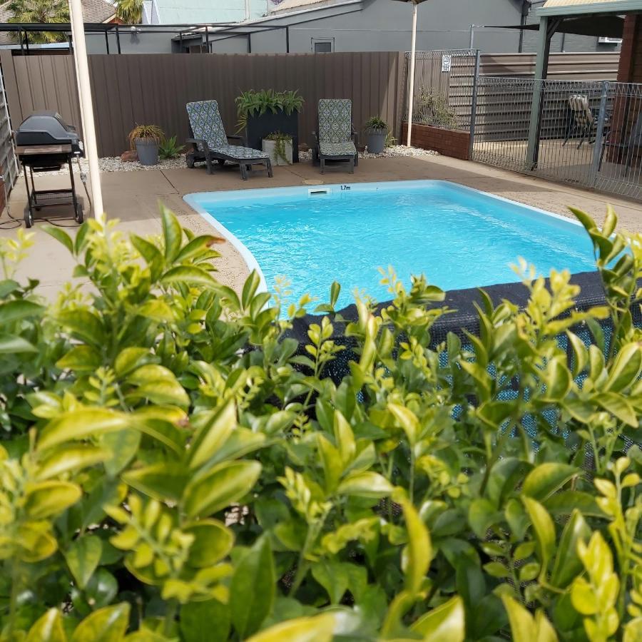 Country Mile Motor Inn Forbes Extérieur photo